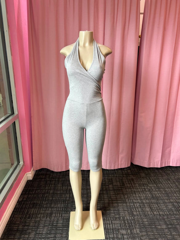 Zoe (snatched jumpsuit halter V-neck capri)